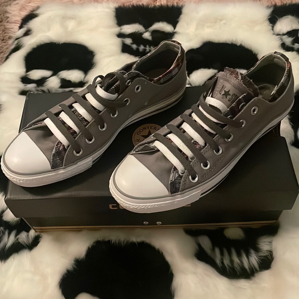 Converse Grey plaid two tongue